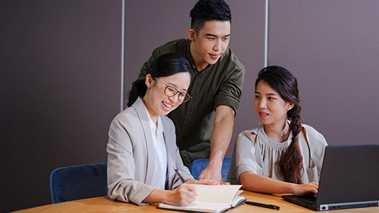 careers-becoming-alumni-536w-x-302h
